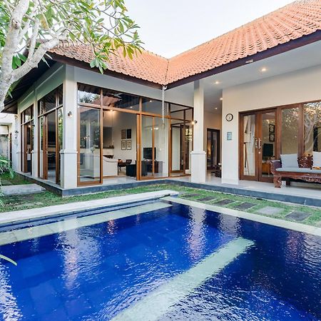 Mahayana Villa Batu Belig - Close To The Beach チャングー エクステリア 写真