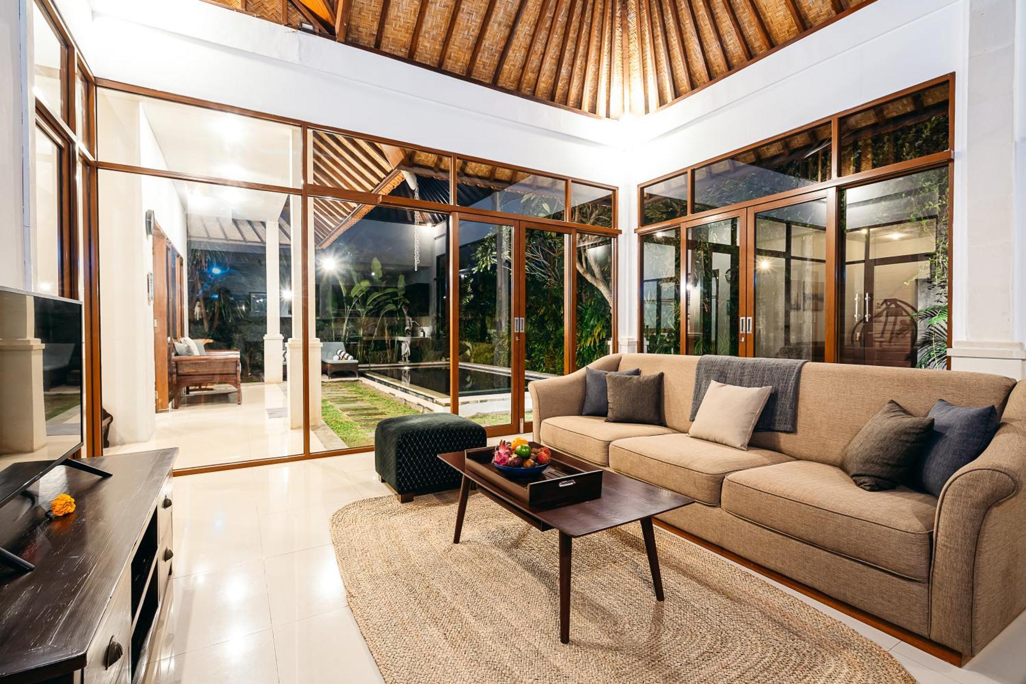 Mahayana Villa Batu Belig - Close To The Beach チャングー エクステリア 写真