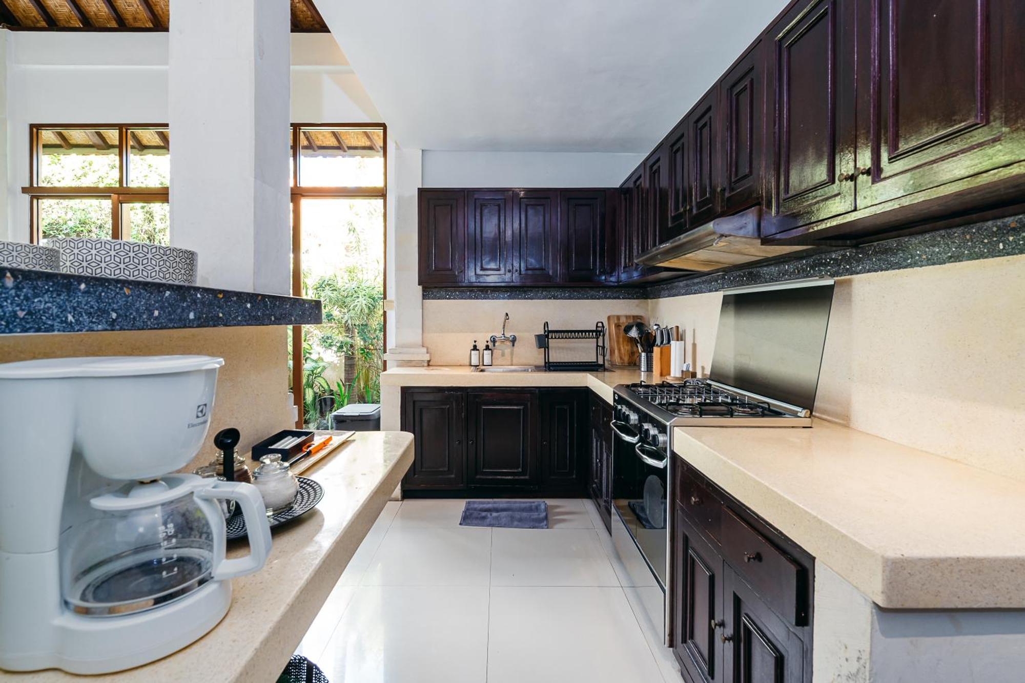 Mahayana Villa Batu Belig - Close To The Beach チャングー エクステリア 写真